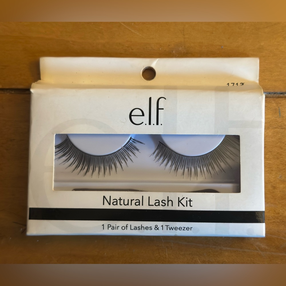 e.l.f. Natural Lash ~ Women Eyelashes & Tweezer Kit 🖤 NEW!